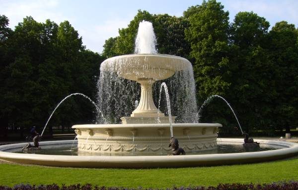 Stunning Fountain in Vancouver, Washington. Maintenance services provided by Portland Pond and Fountain